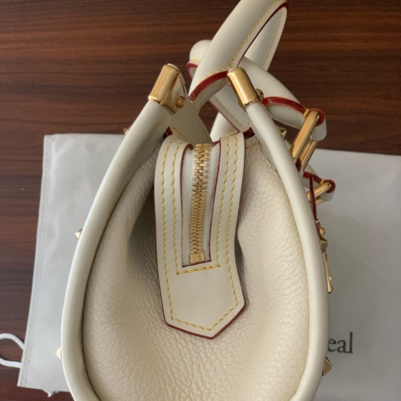 Louis Vuitton Bag - Picture 3 of 8